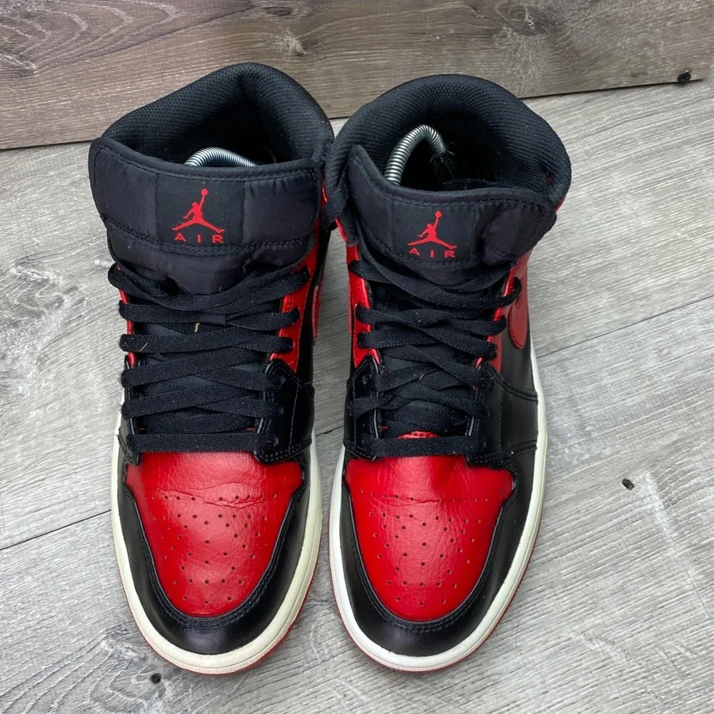 Jordan Shoes Air Jordan 1 Mid Banned 2020 Mens 9 Black Red Leather‎ 554724-074